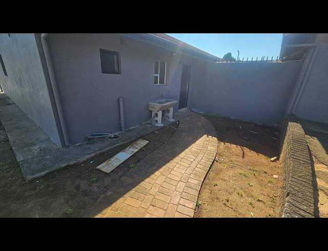 2 BEDROOM APARTMENT BLOCK TO LET IN PANORAMA